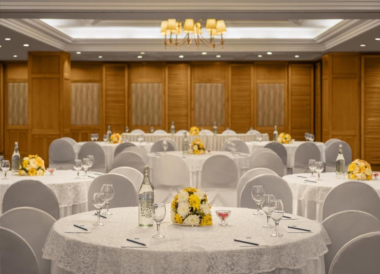 Sarovar Portico Surajkund Нью-Дели Экстерьер фото